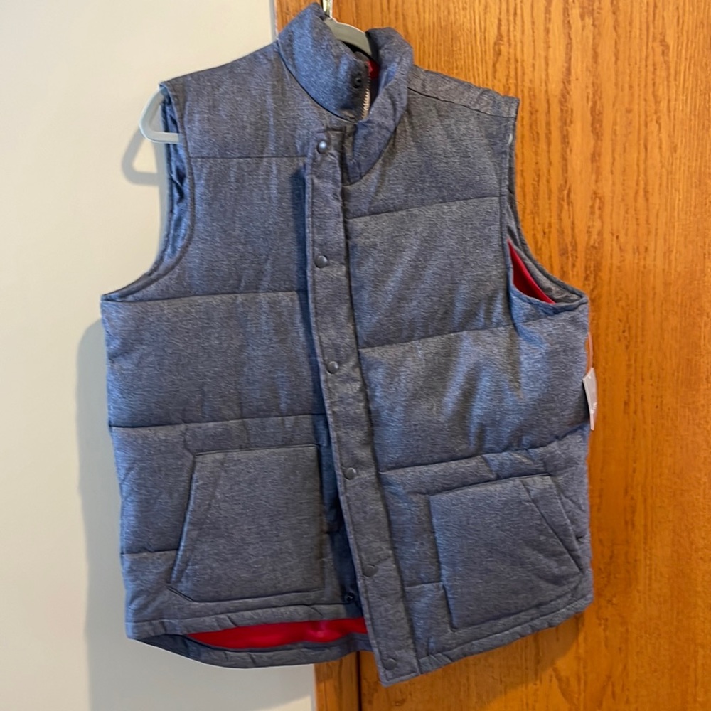 Mens Large vest insulated new with tags